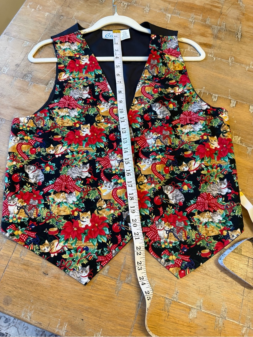 Vintage Black Xmas 100% Cotton Vest with Red Poinsettias & Multicolor Cat Motif - Picture 6 of 6
